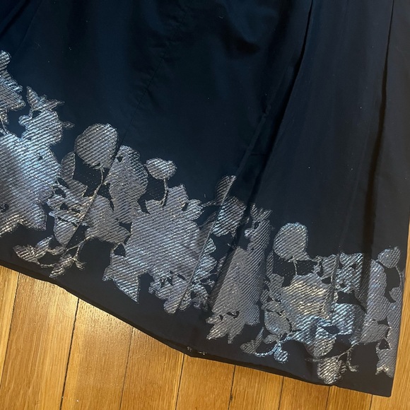 Gorgeous Tahari Skirt - Picture 3 of 6